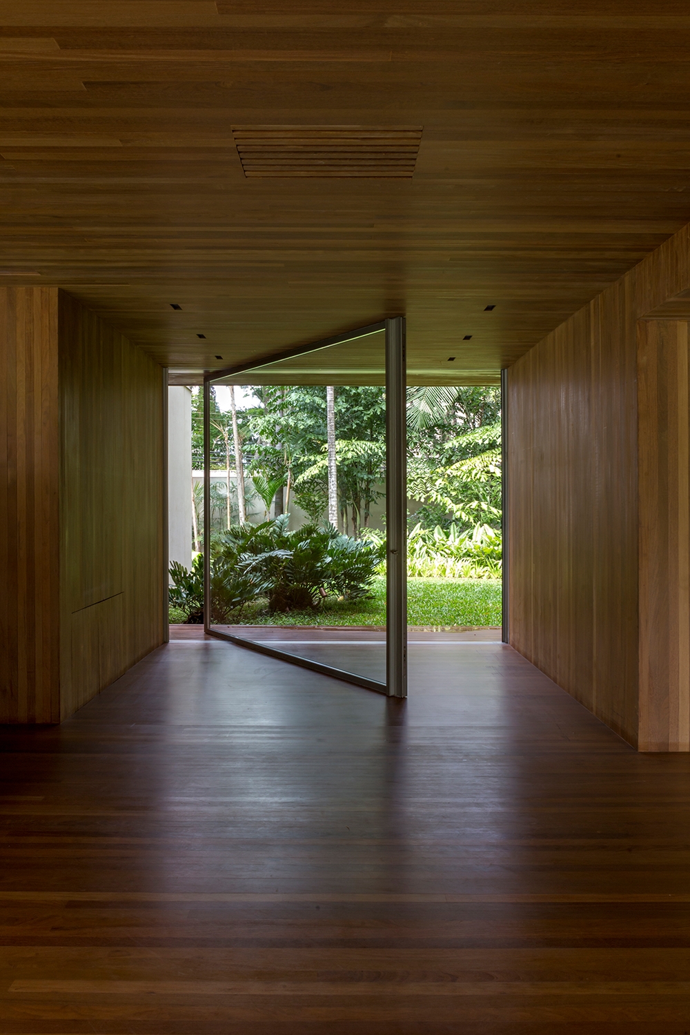 Minimalist Door - ah! Pivot