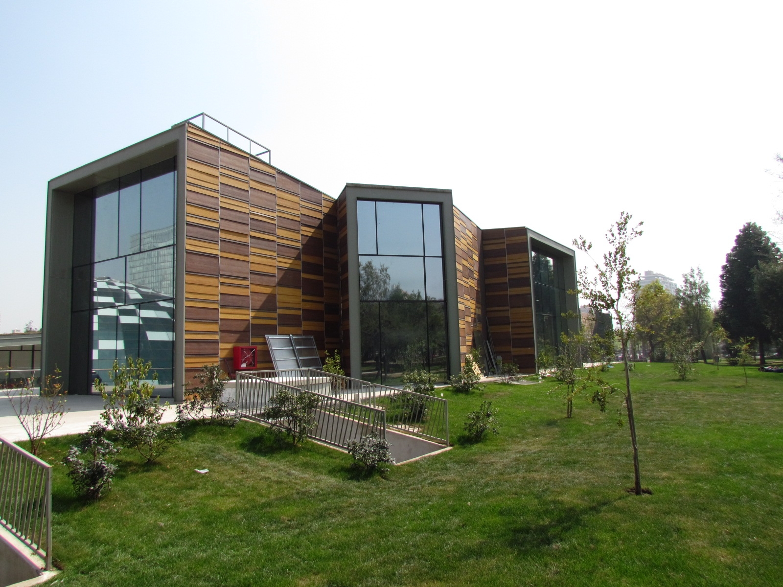 Revestimiento Cedral Madera en Proyecto Vida Parque