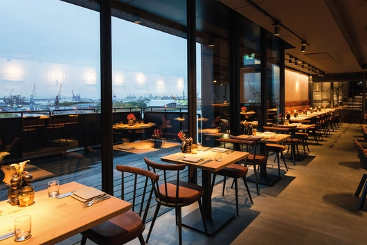 -®St+Ârtebeker Elbphilharmonie GmbH _Restaurant_Beer&Dine_4841