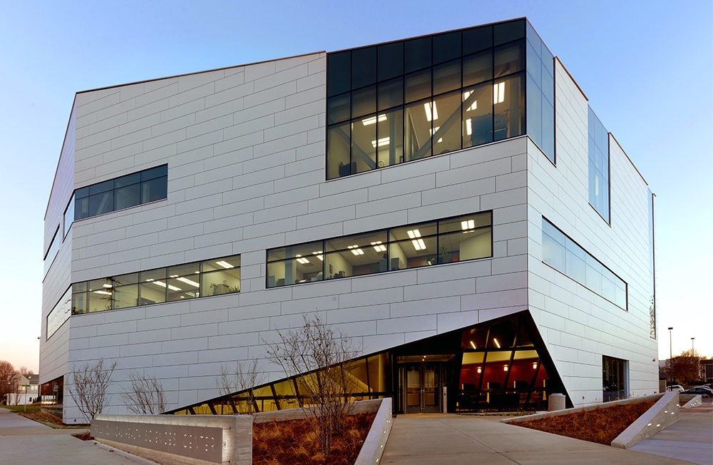 Rainscreen Cladding in O'Reilly Clinical Health Sciences Center