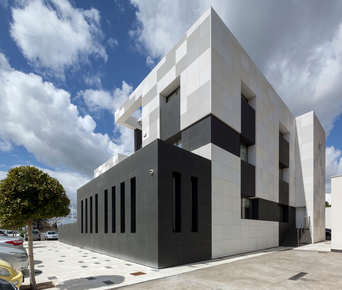 Ventilated Facade in UniEléctrica