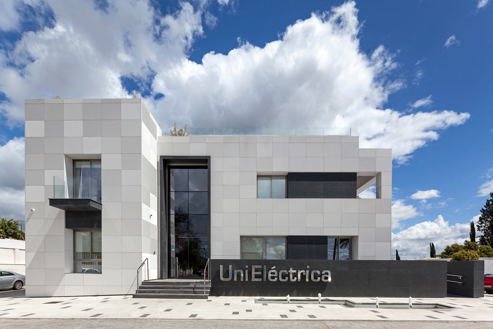 Ventilated Facade in UniEléctrica