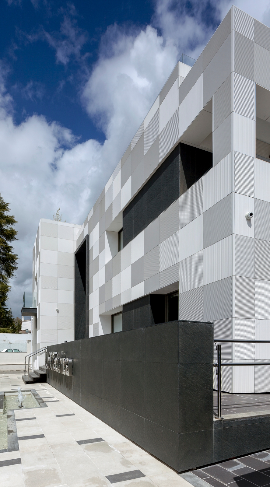 Ventilated Facade in UniEléctrica
