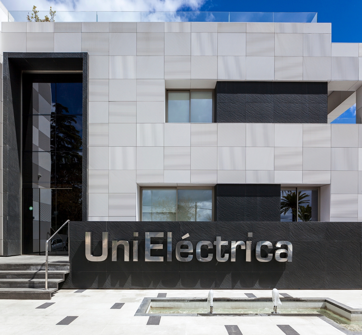 Ventilated Facade in UniEléctrica