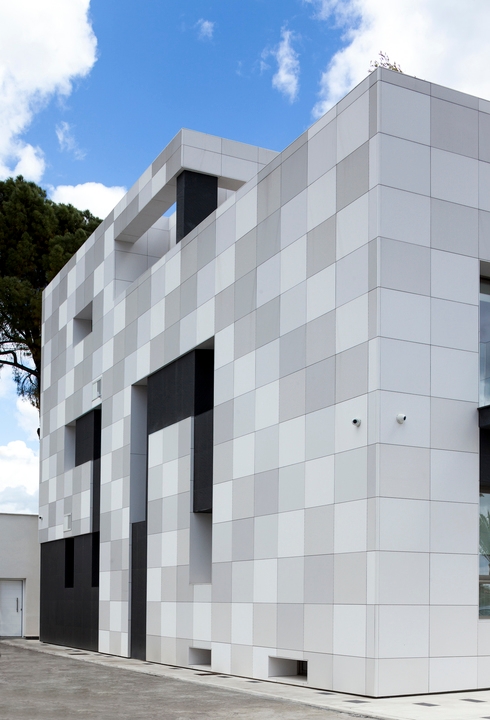 Ventilated Facade in UniEléctrica