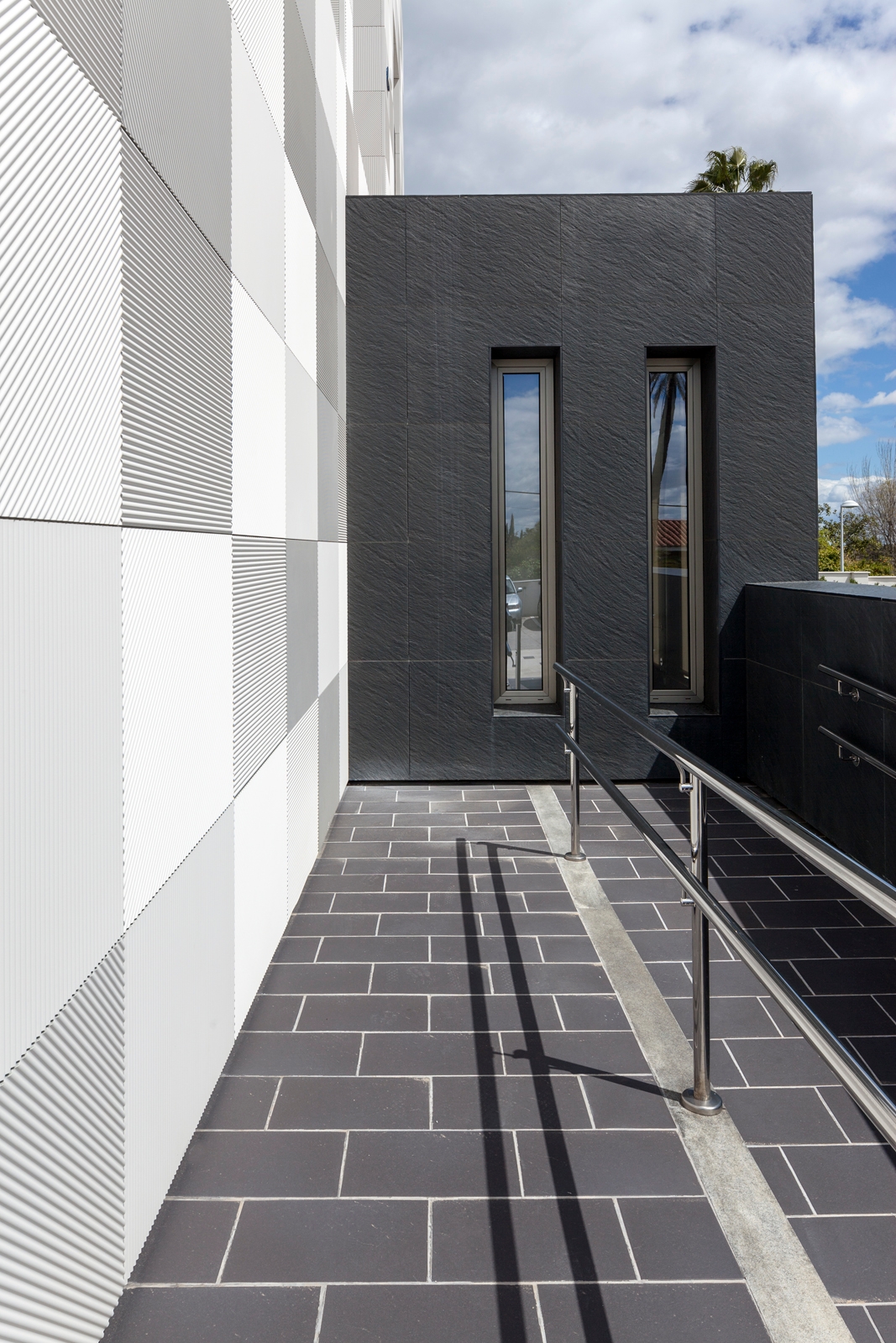 Ventilated Facade in UniEléctrica