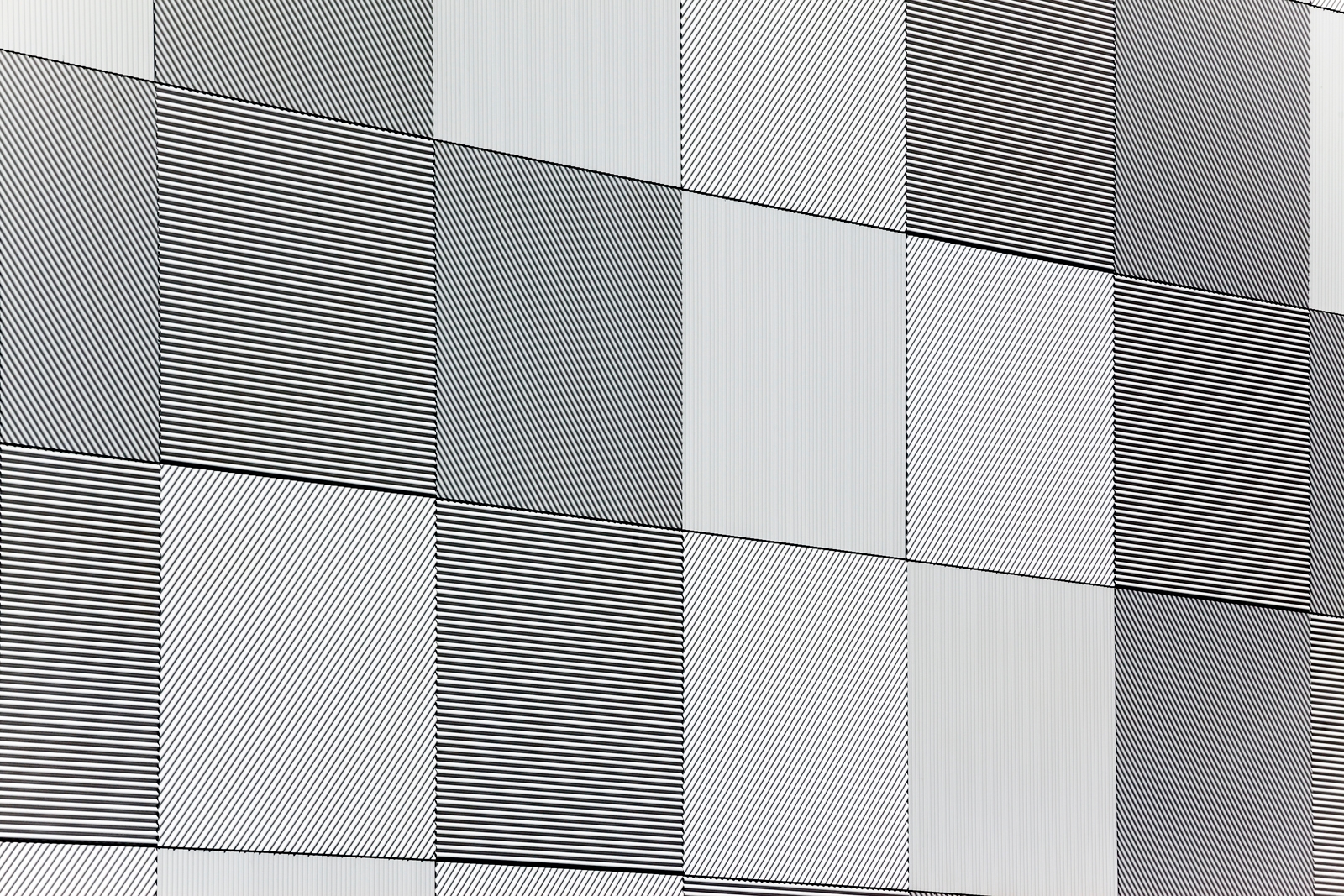 Ventilated Facade in UniEléctrica