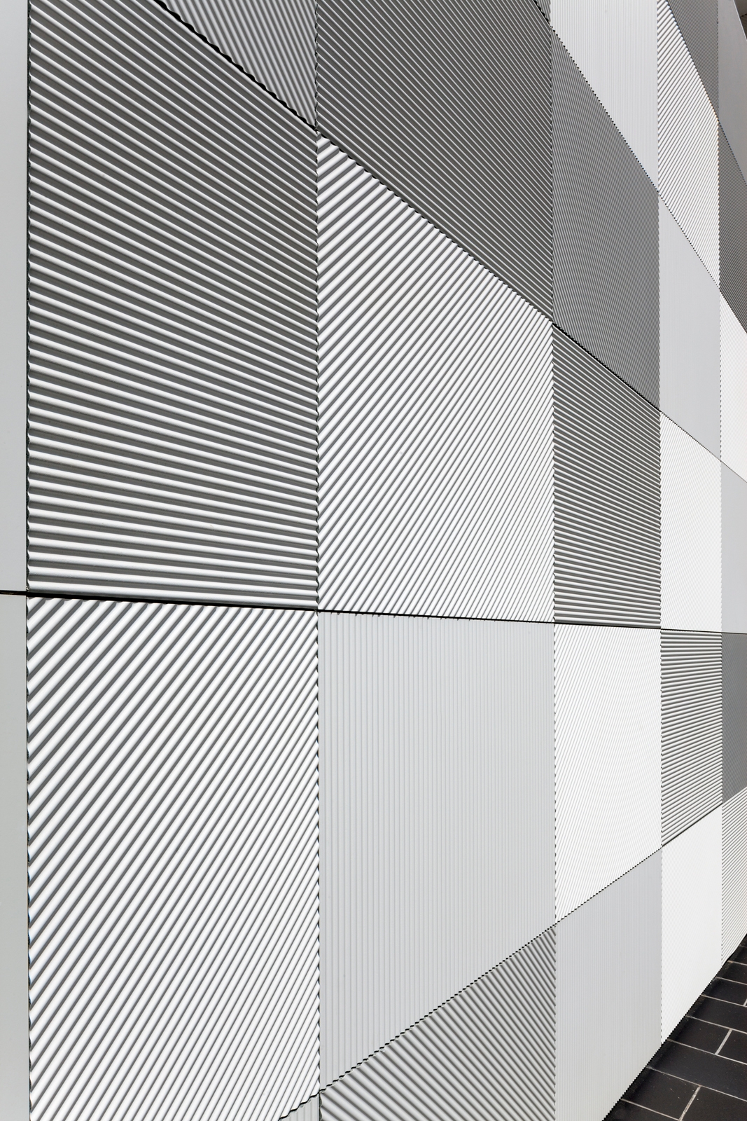 Ventilated Facade in UniEléctrica