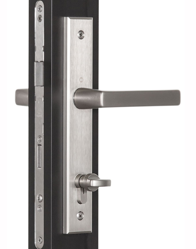 Series 900 Hinged Door - Classic Line