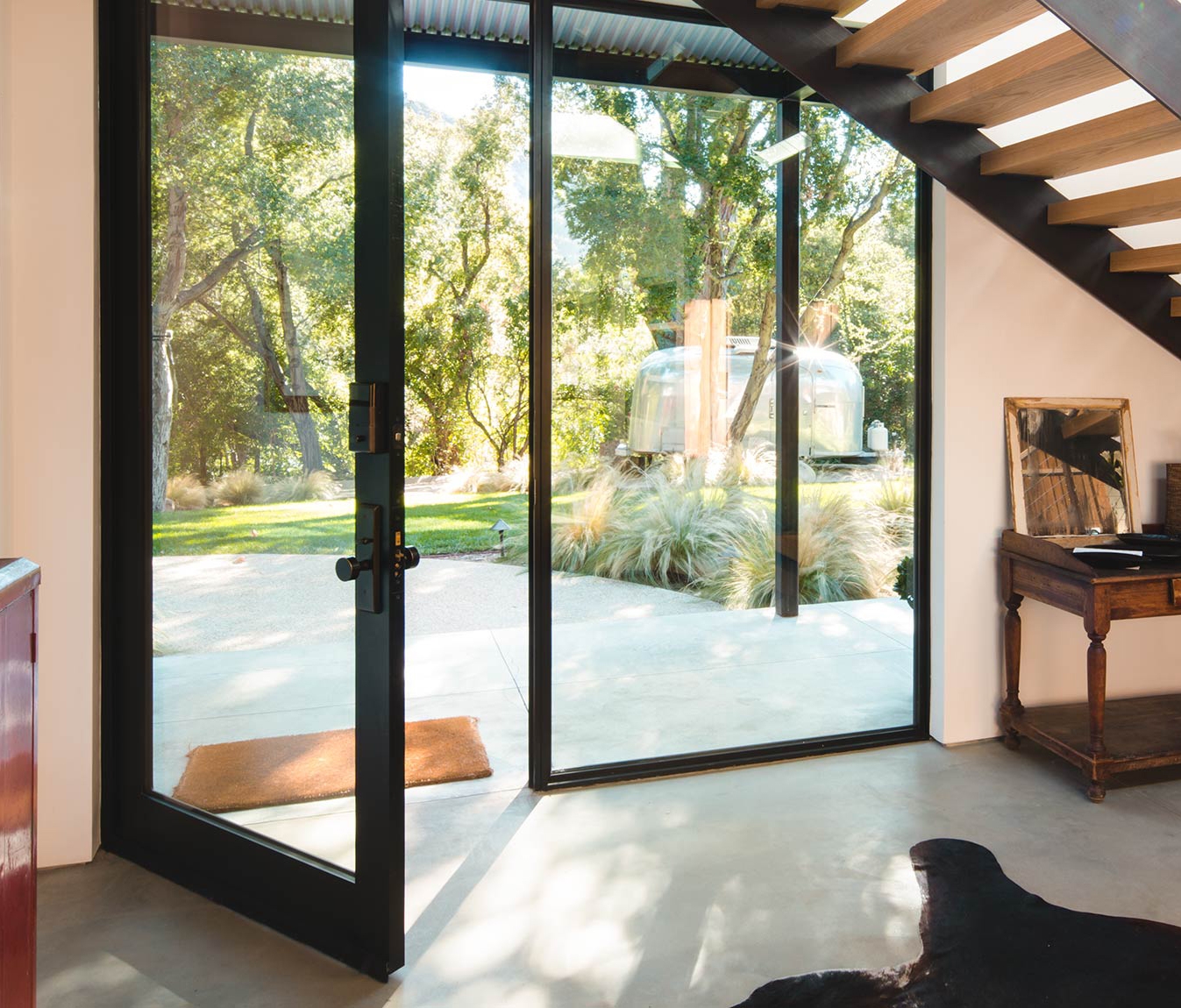 Series 900 Hinged Door - Classic Line