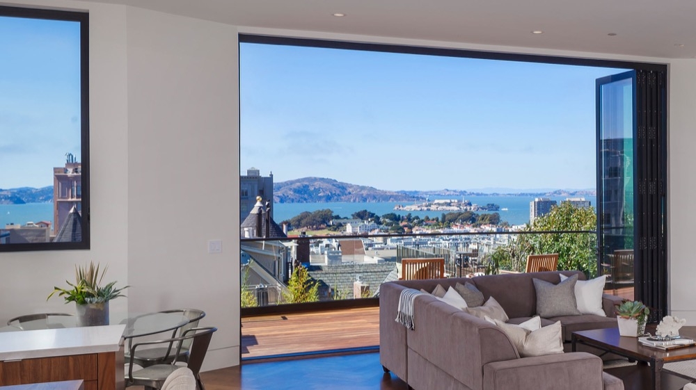 Series 9500 Bi-Fold Door - Classic Line