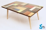 Melamina en mesa de madera por Pablo Llanquin