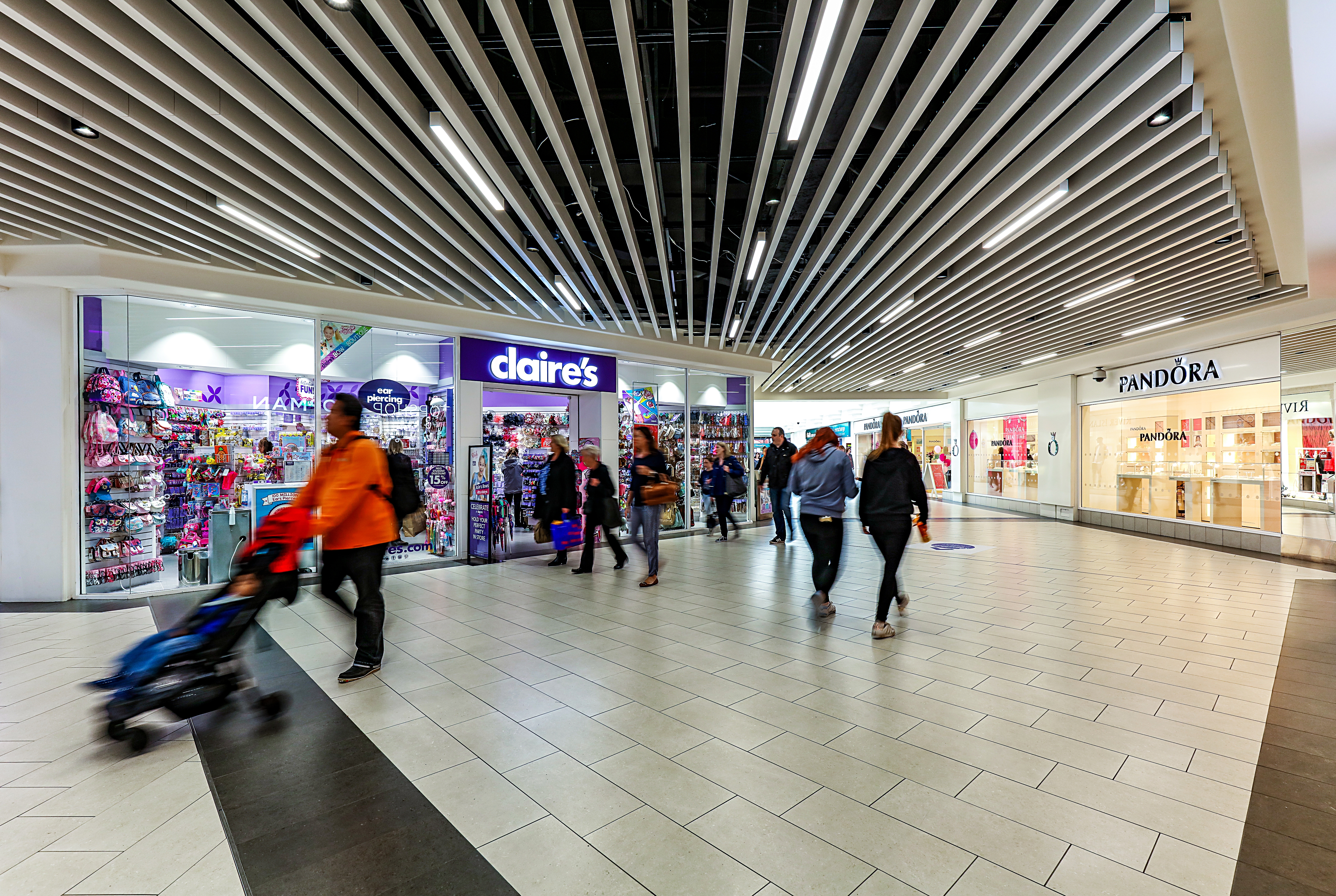 Metal Ceilings – Tavola™ Baffles