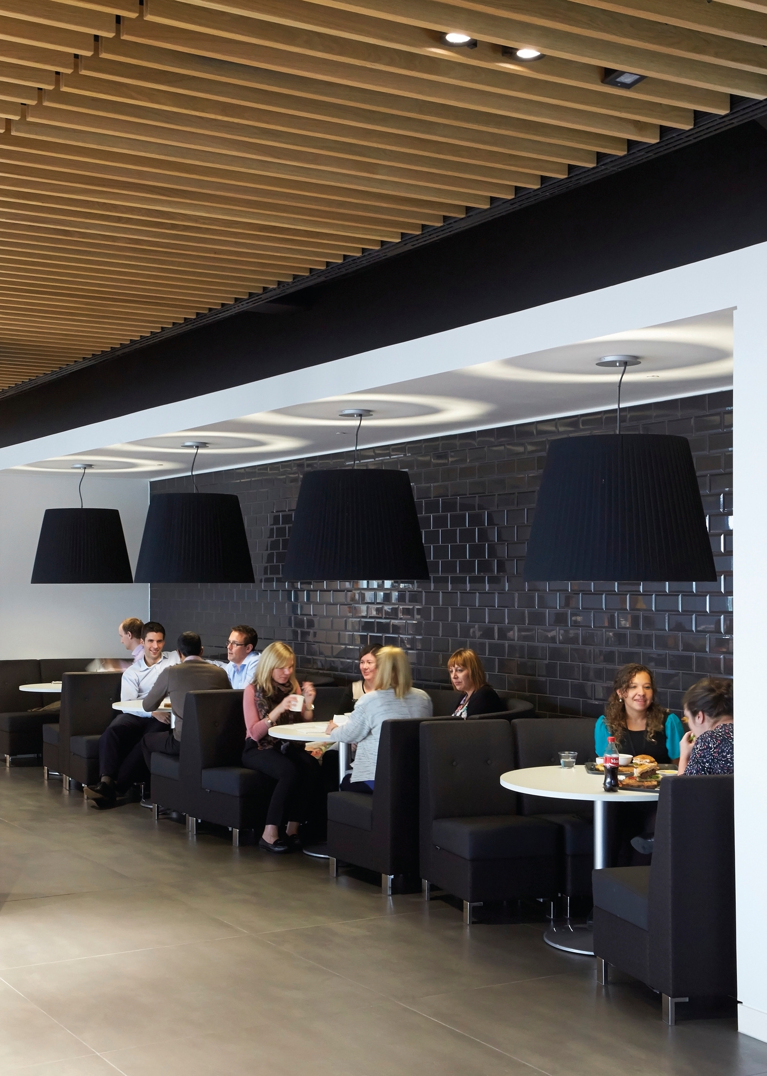Metal Ceilings – Tavola™ Baffles