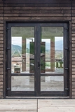 Aplicación de madera Hilam en perfiles de ventana - Radiata 78
