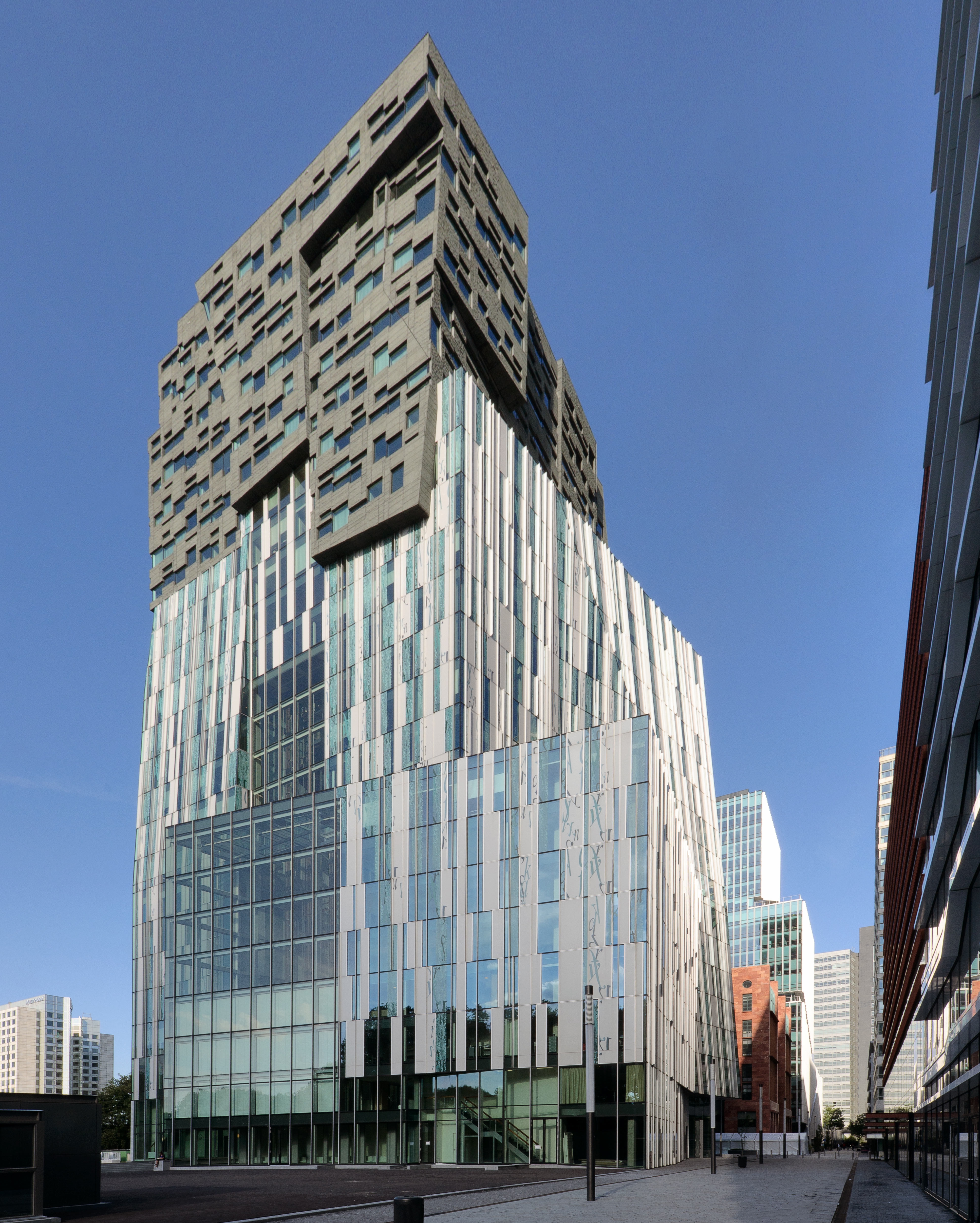 Digital Ceramic Glass Printing