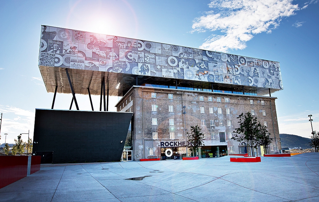 Digital Ceramic Glass Printing