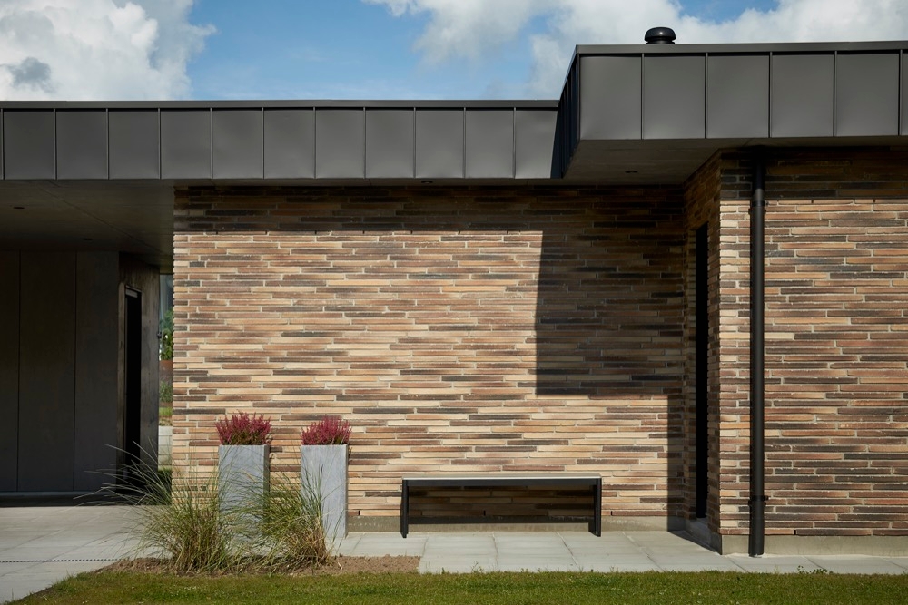 Facing Bricks - Ultima RT 157