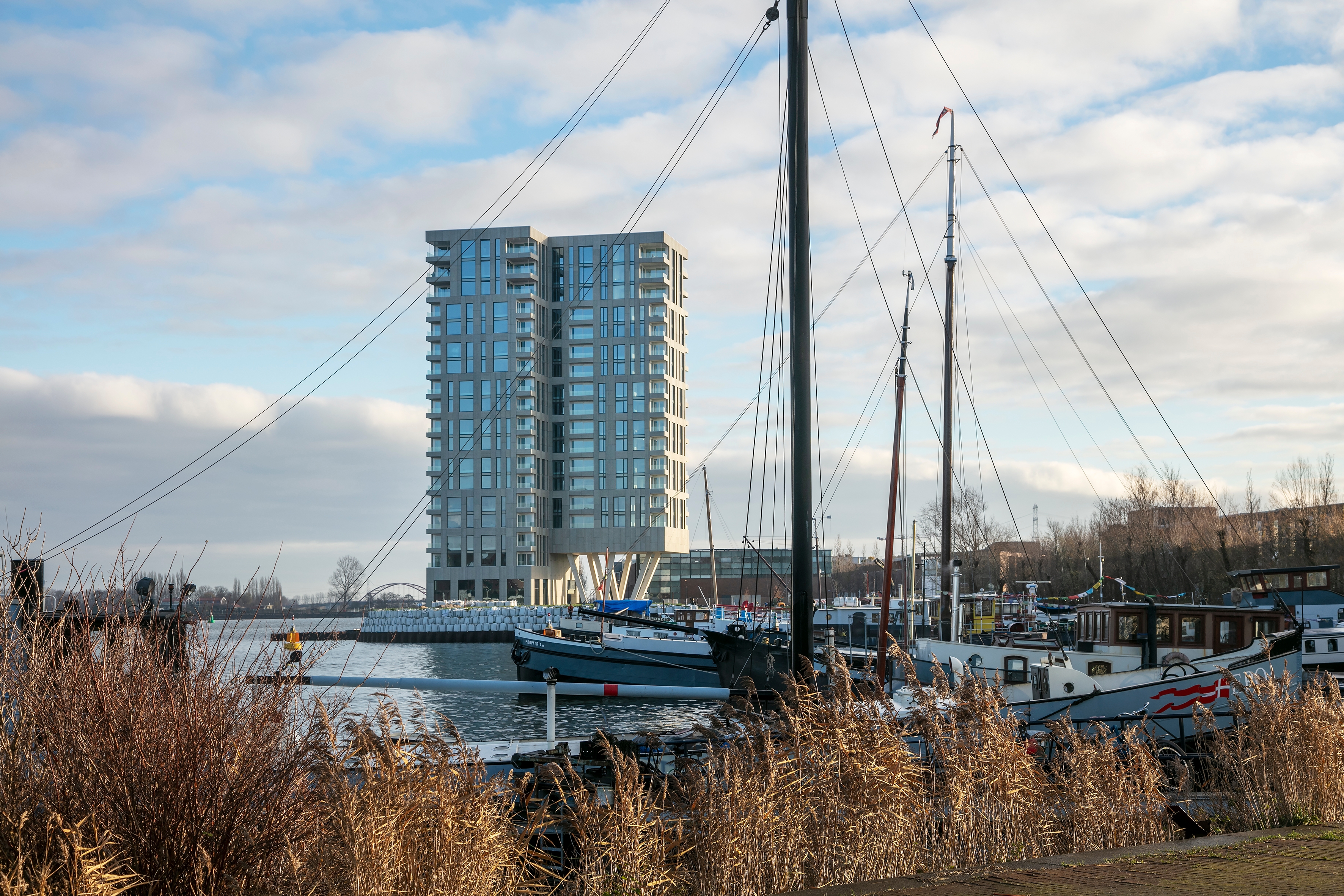 Steltloper Ertskade - Alusion™ Stabilized Aluminum Foam Façade