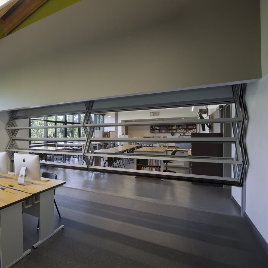 Vertically Folding Operable Walls – Mirage®