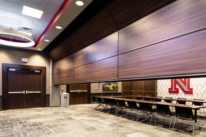 Vertically Folding Operable Walls – Zenith® Series