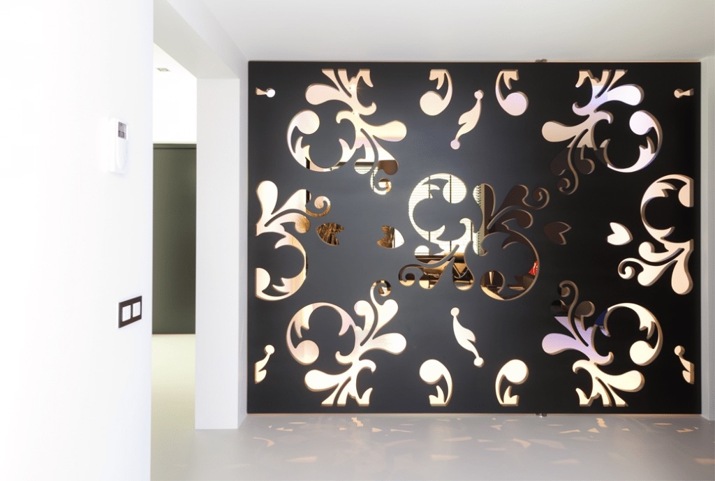 Hinges for Pivoting Walls