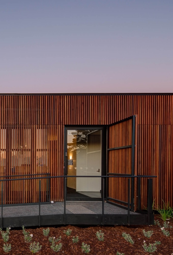 Click-on Battens in Veterinary Hospital