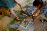 Mural de más de 688.000 piezas de esmalte de vidrio en Texas