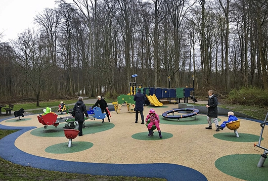 Beneficios de construir un parque y área de juegos inclusivos
