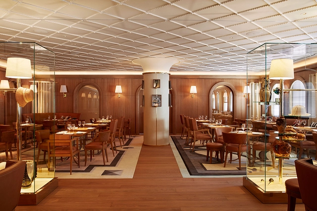 Wood Flooring in L’Avenue Restaurant
