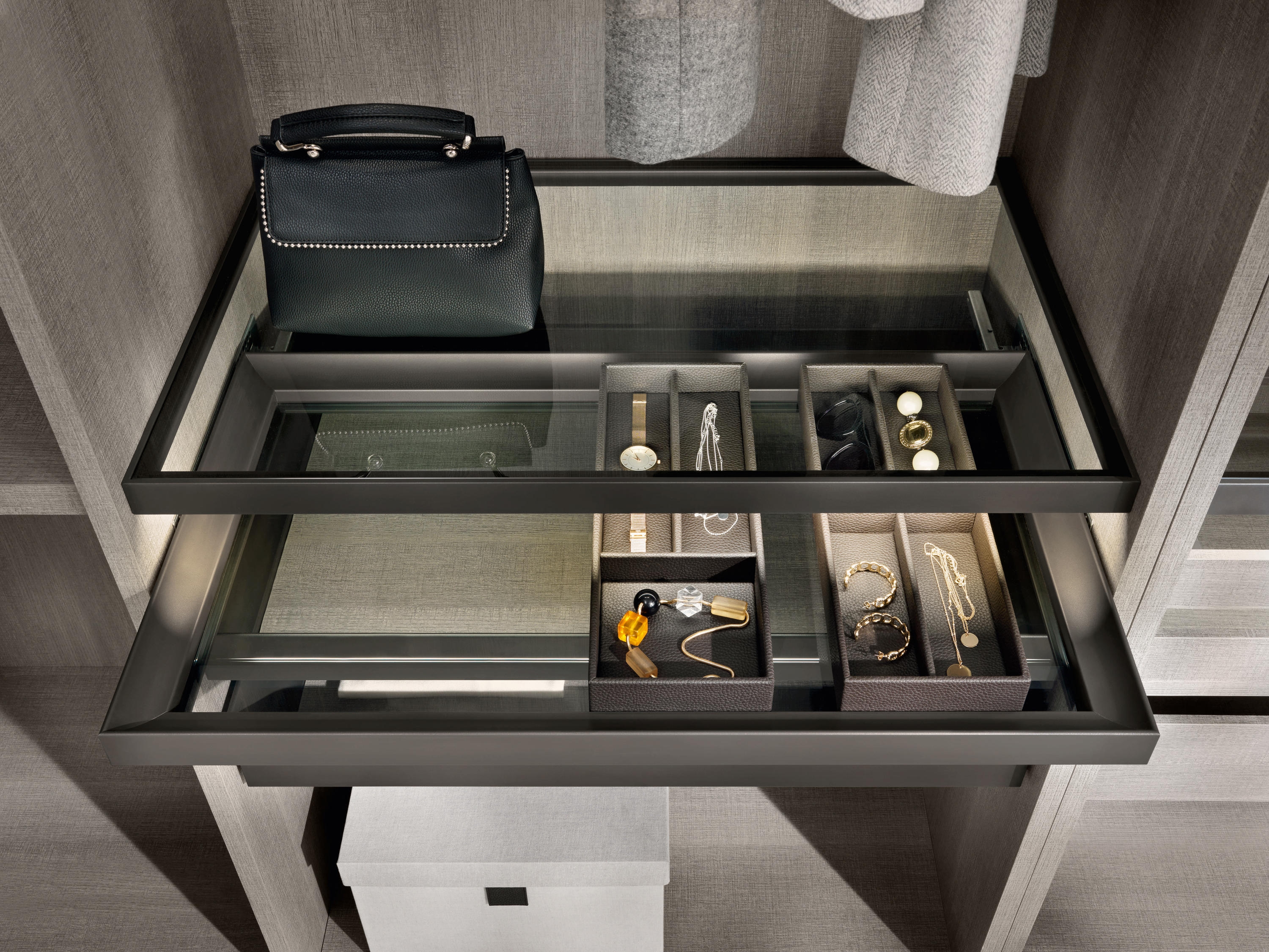 Storage Accessories – Excessories, Pull- out