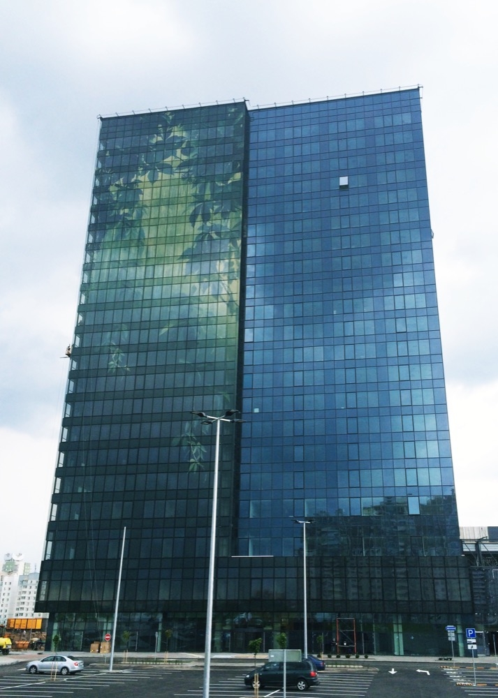 Digital Ceramic Printing in Glass Façades