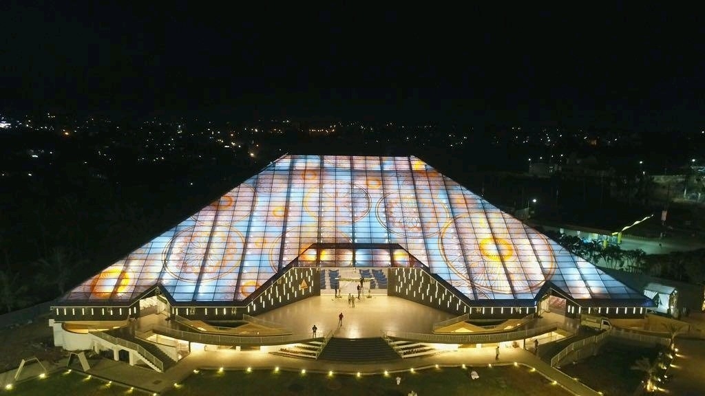 Digital Ceramic Printing in Roofs & Canopies