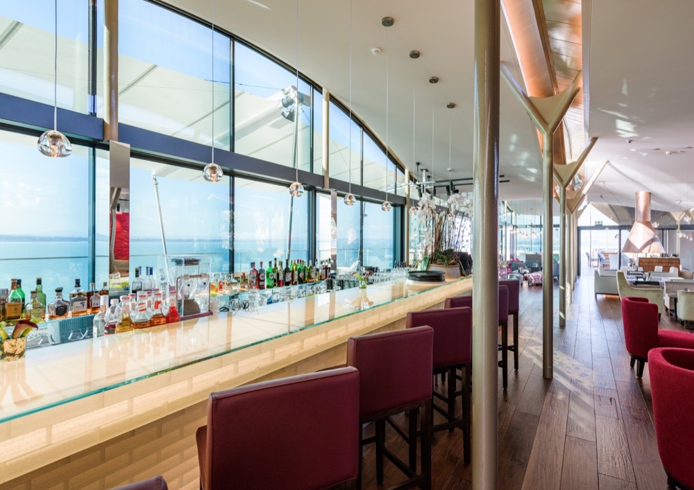 Glass Technology in Hotel Beaulac