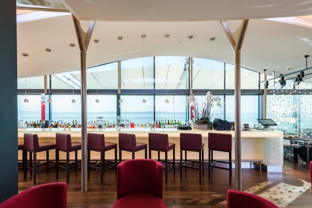 Glass Technology in Hotel Beaulac