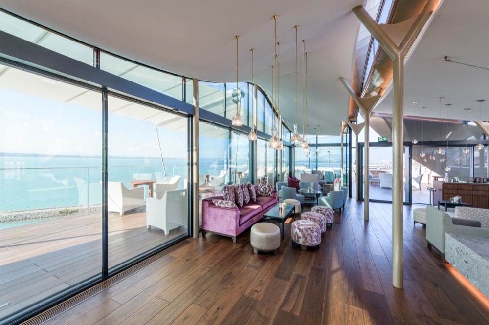 Glass Technology in Hotel Beaulac