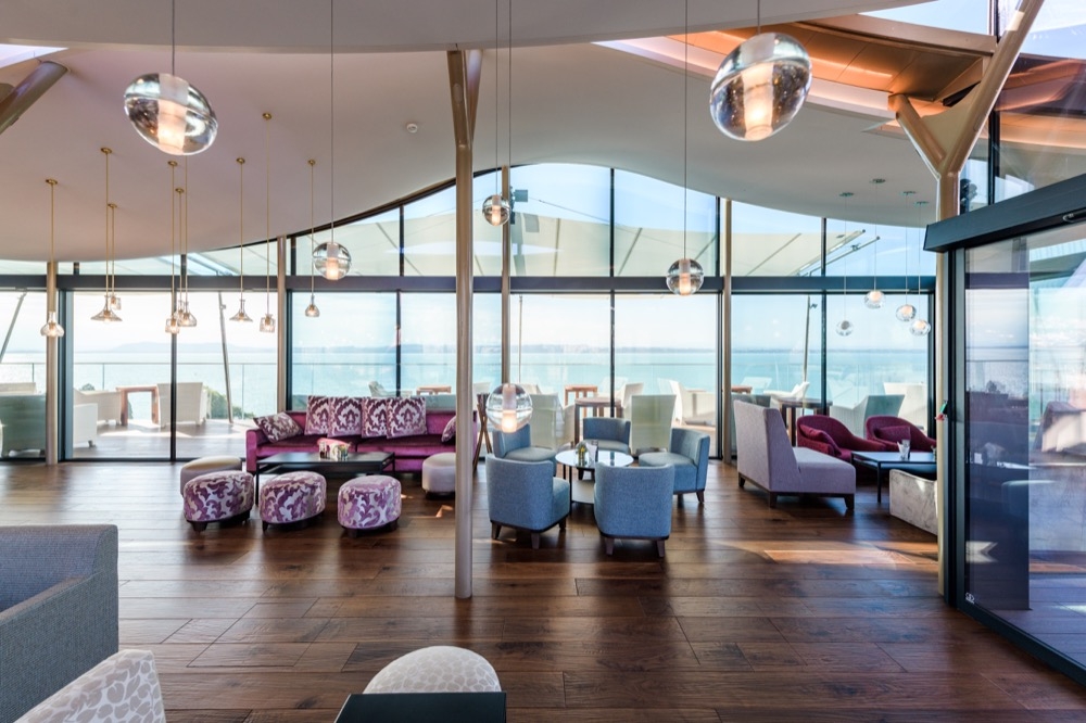 Glass Technology in Hotel Beaulac