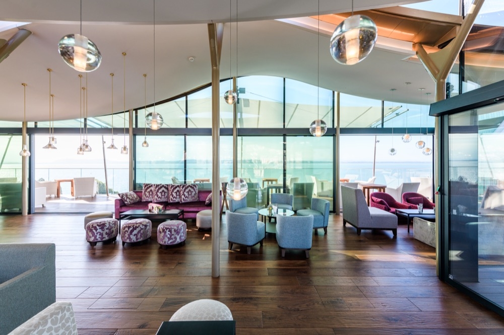 Glass Technology in Hotel Beaulac