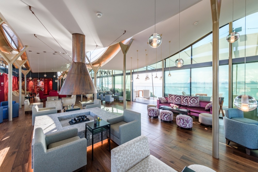 Glass Technology in Hotel Beaulac