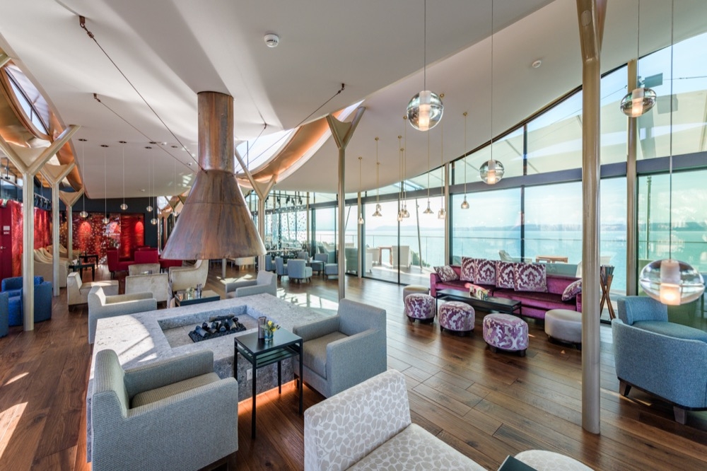 Glass Technology in Hotel Beaulac