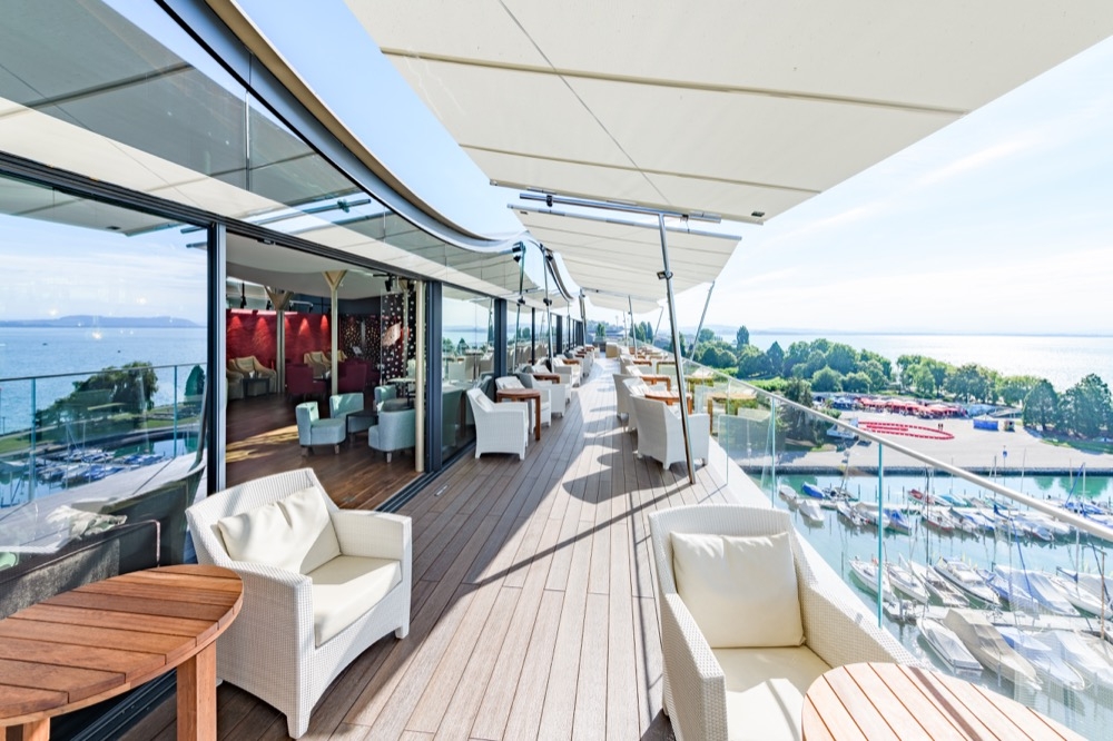 Glass Technology in Hotel Beaulac