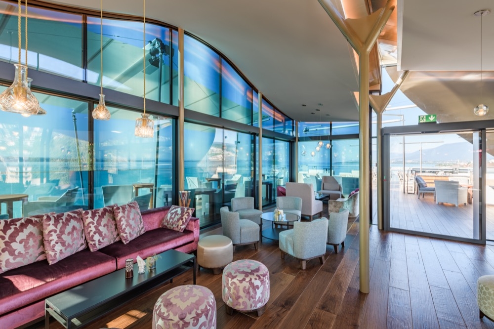 Glass Technology in Hotel Beaulac