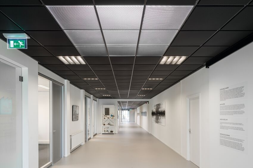 Metal Ceilings – Stretch Metal