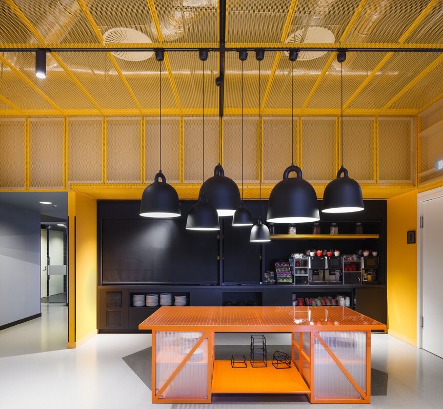 Metal Ceilings – Stretch Metal