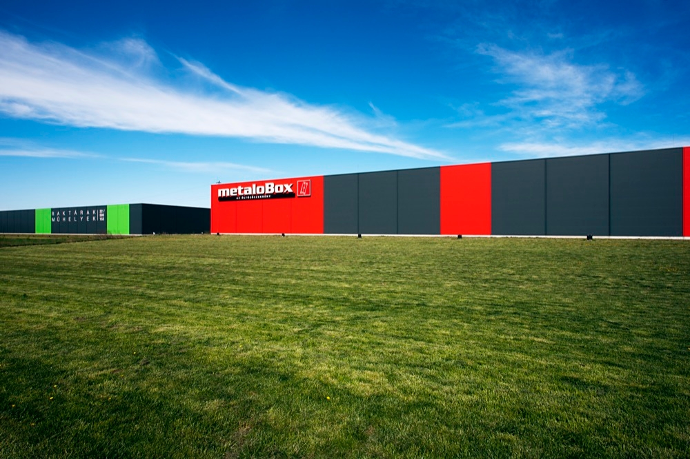 Trimoterm and Qbiss One in Warehouses