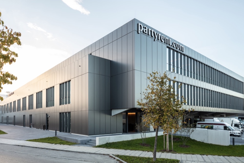 Trimoterm and Qbiss One in Warehouses