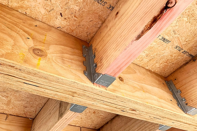 Desde tornillos a conectores de vigas: la función de los sistemas de  conexión en la construcción con estructuras de madera