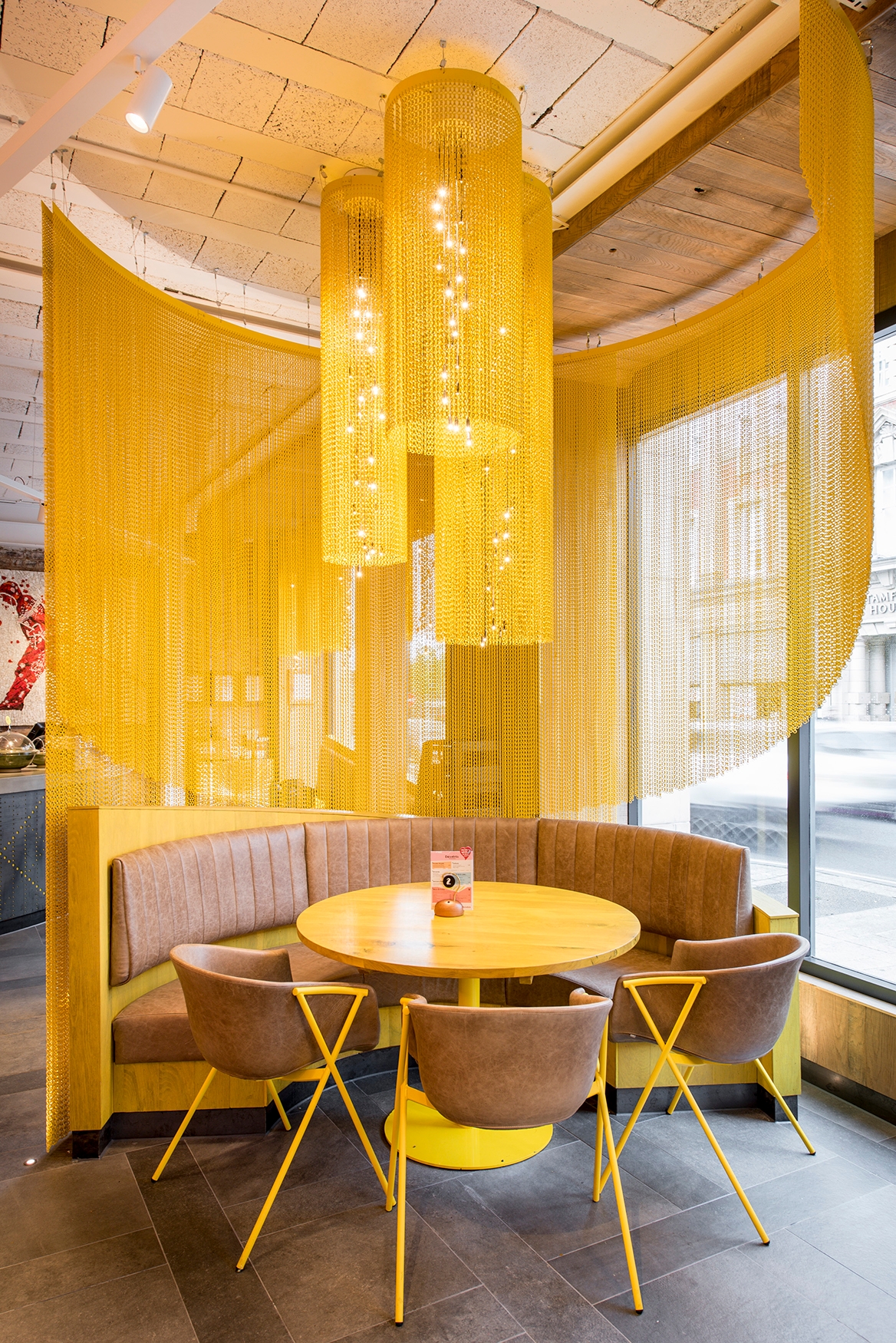 Kriskadecor in Nando's Altrincham