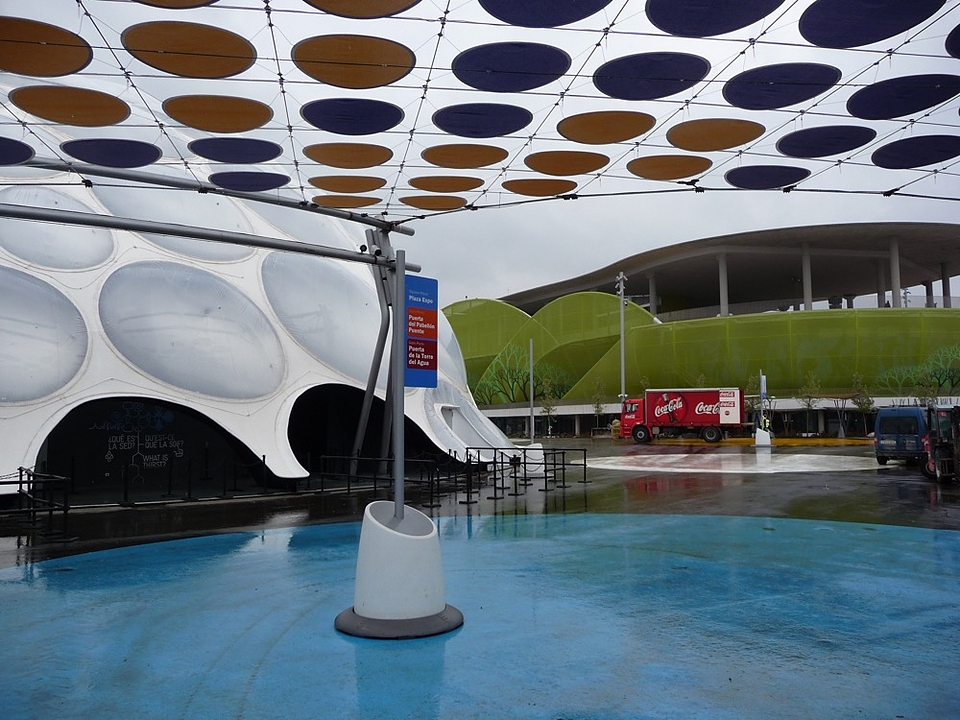 Tensile Architecture: Cable Grids and Shades