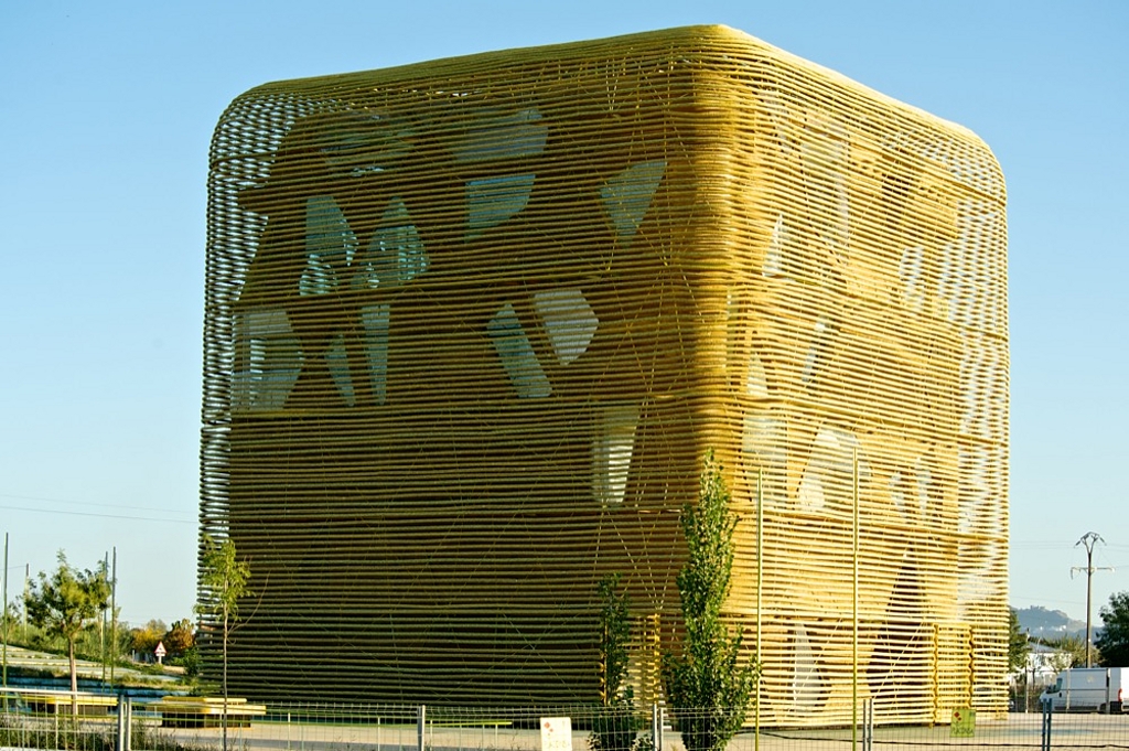 Tensile Architecture: Nets, ropes and tapes